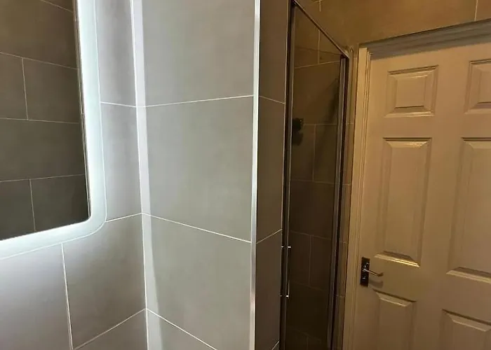 Superb Double Near Croke Park - 3 Pensionat