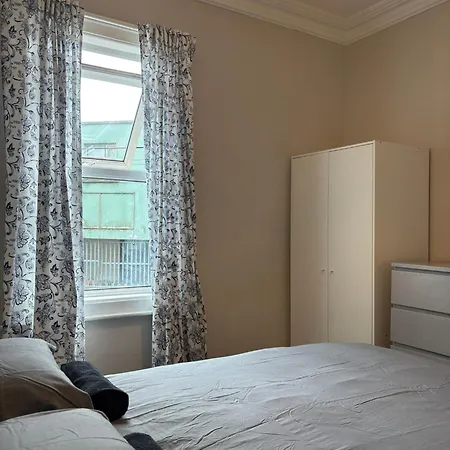 Superb Double Near Croke Park - 3