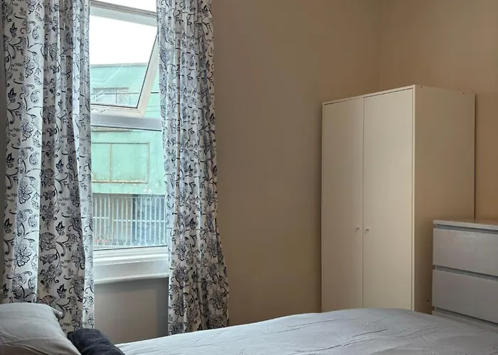 Superb Double Near Croke Park - 3